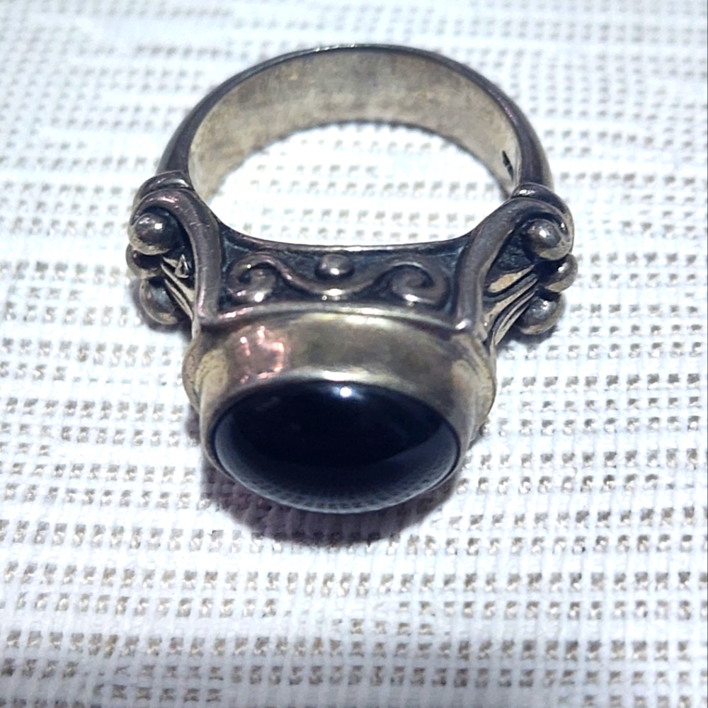 Vintage Sterling Silver Black onyx Stone Ring Size 7 Fine Jewelry